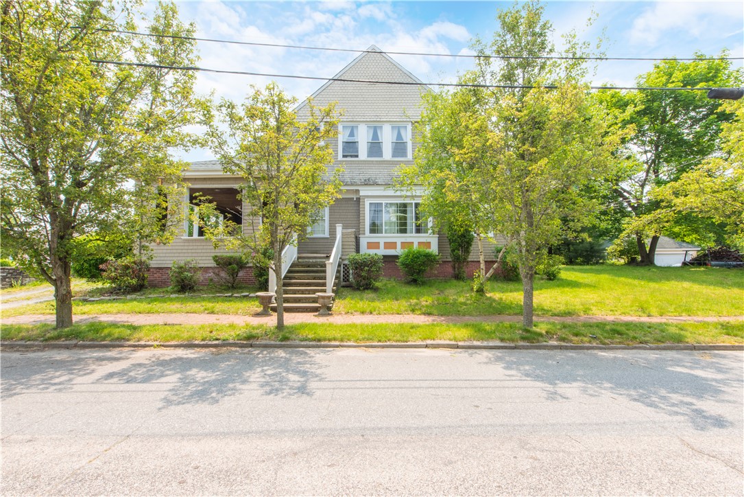 19 Warwick Avenue