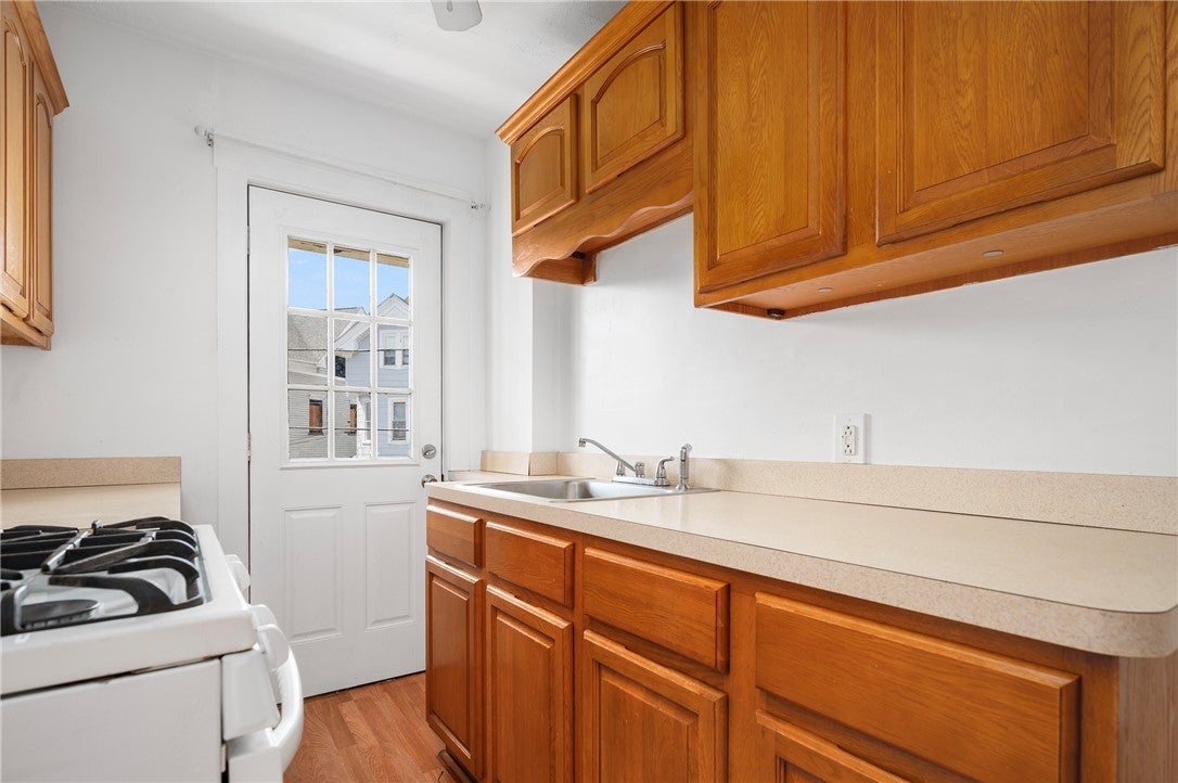 145 Tell Street B