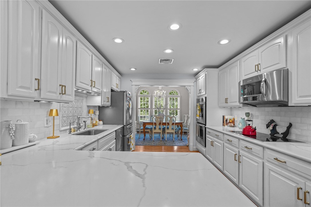 126 Absalona Hill Road