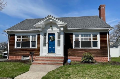 41 Felsmere Avenue Pawtucket RI 02861