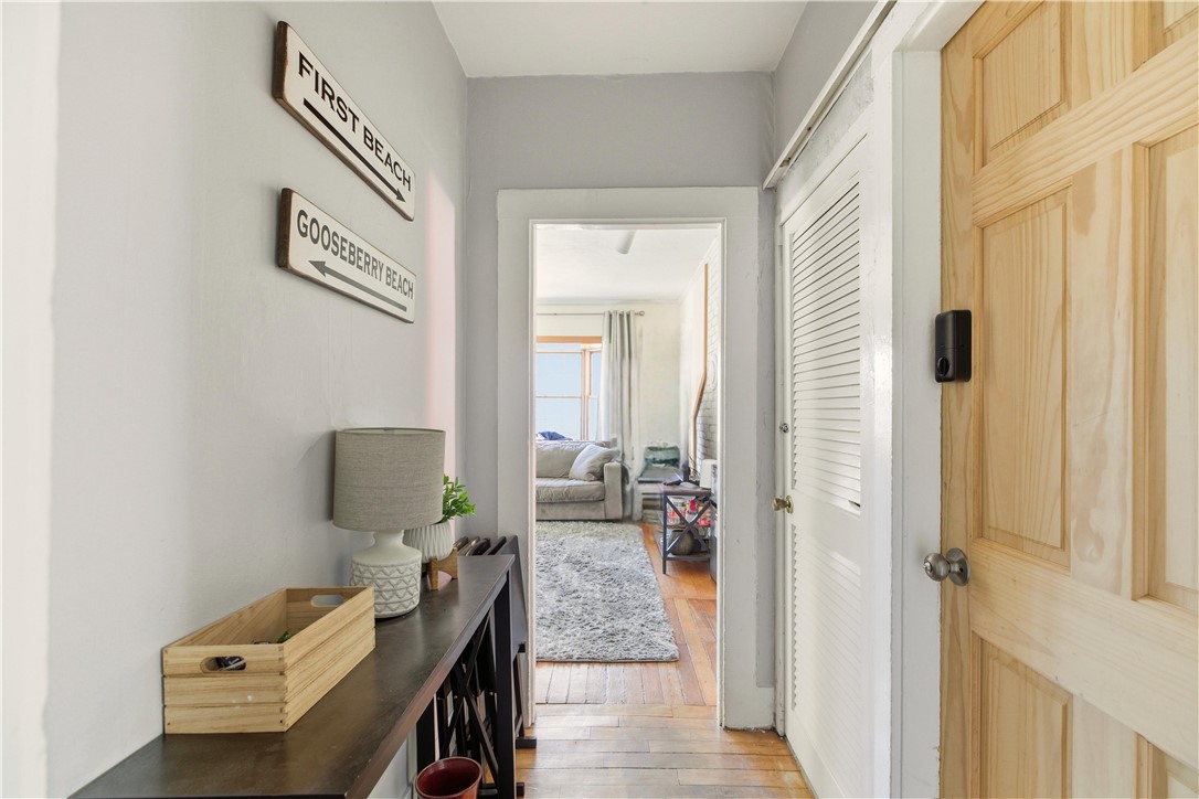 Newport, Rhode Island 02840, United States, 3 Bedrooms Bedrooms, ,2 BathroomsBathrooms,Residential,Active,240664