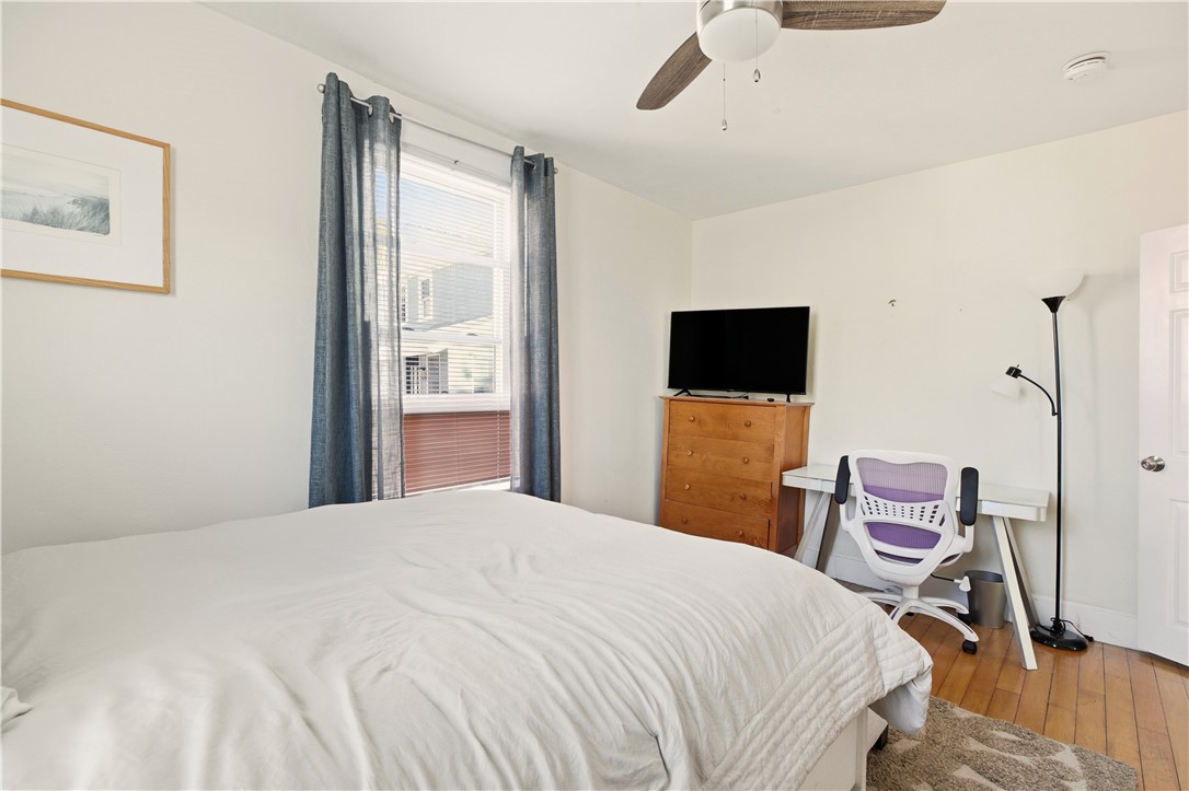 Newport, Rhode Island 02840, United States, 3 Bedrooms Bedrooms, ,2 BathroomsBathrooms,Residential,Active,240664