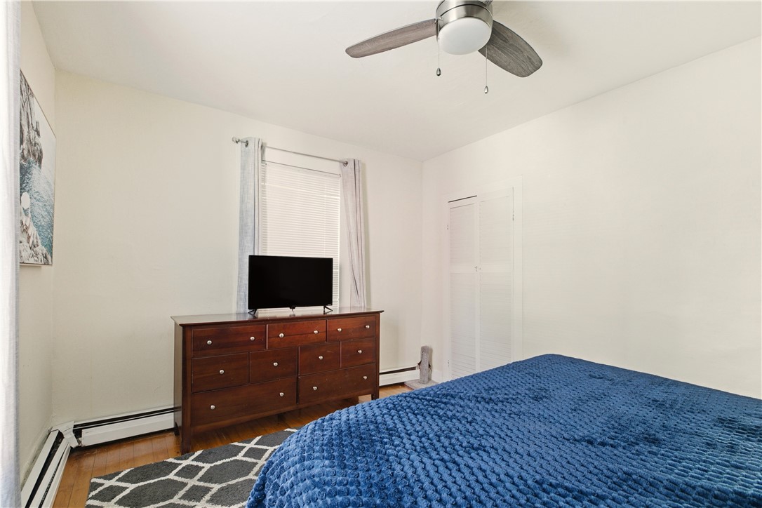 Newport, Rhode Island 02840, United States, 3 Bedrooms Bedrooms, ,2 BathroomsBathrooms,Residential,Active,240664