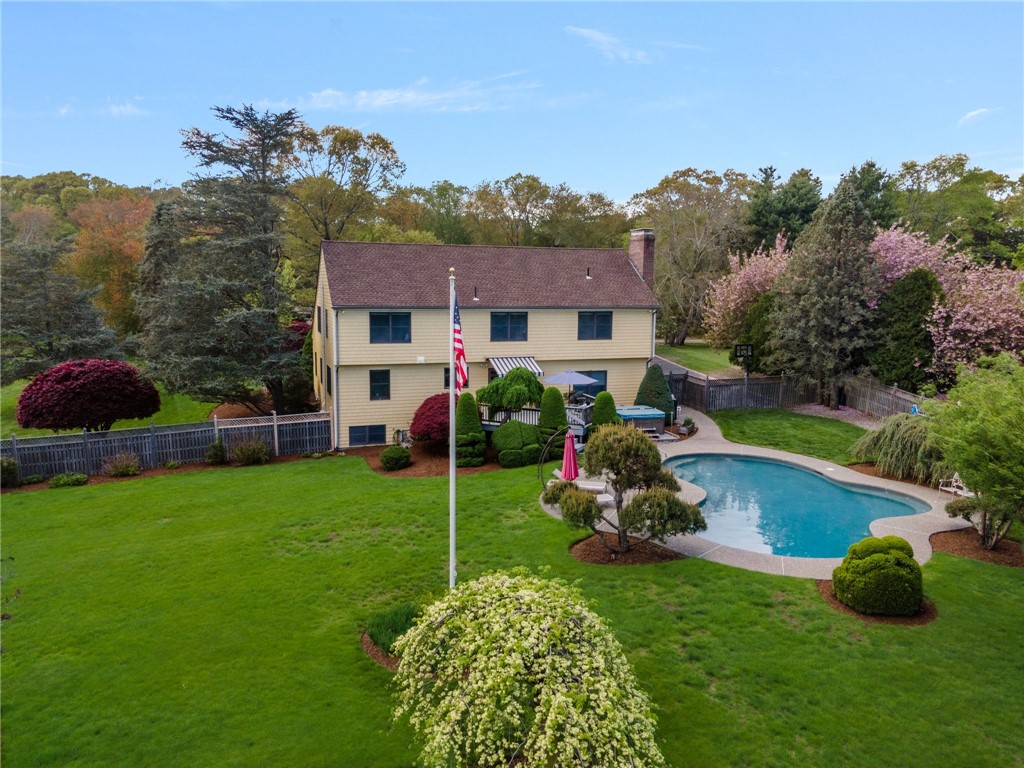831 N Quidnessett Road