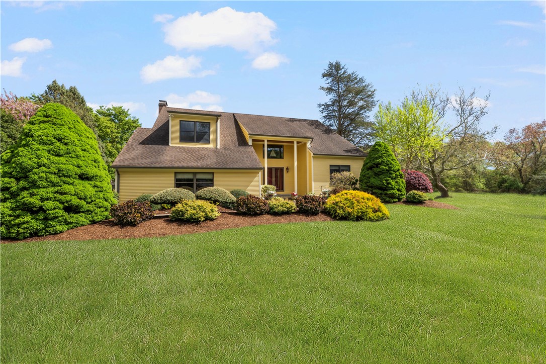 831 N Quidnessett Road