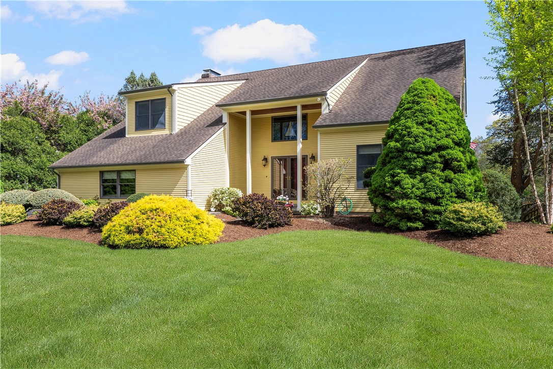 831 N Quidnessett Road