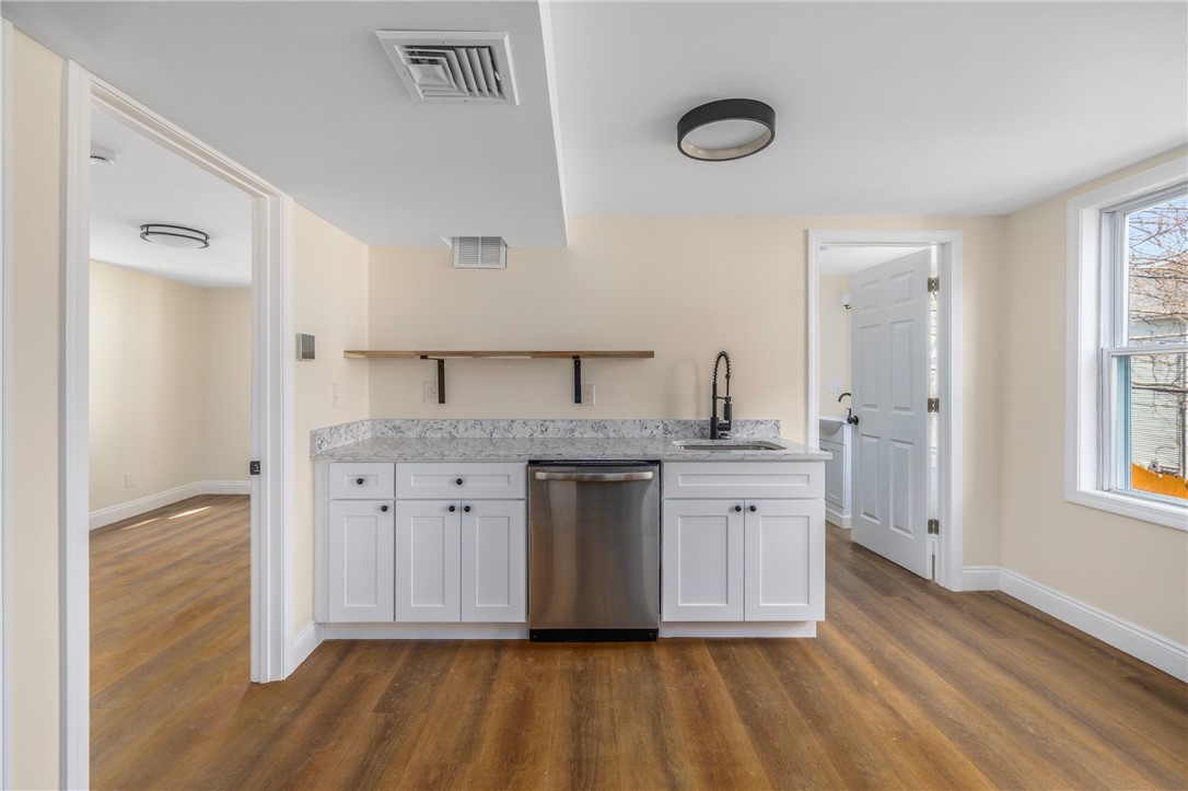 41 East Transit Street