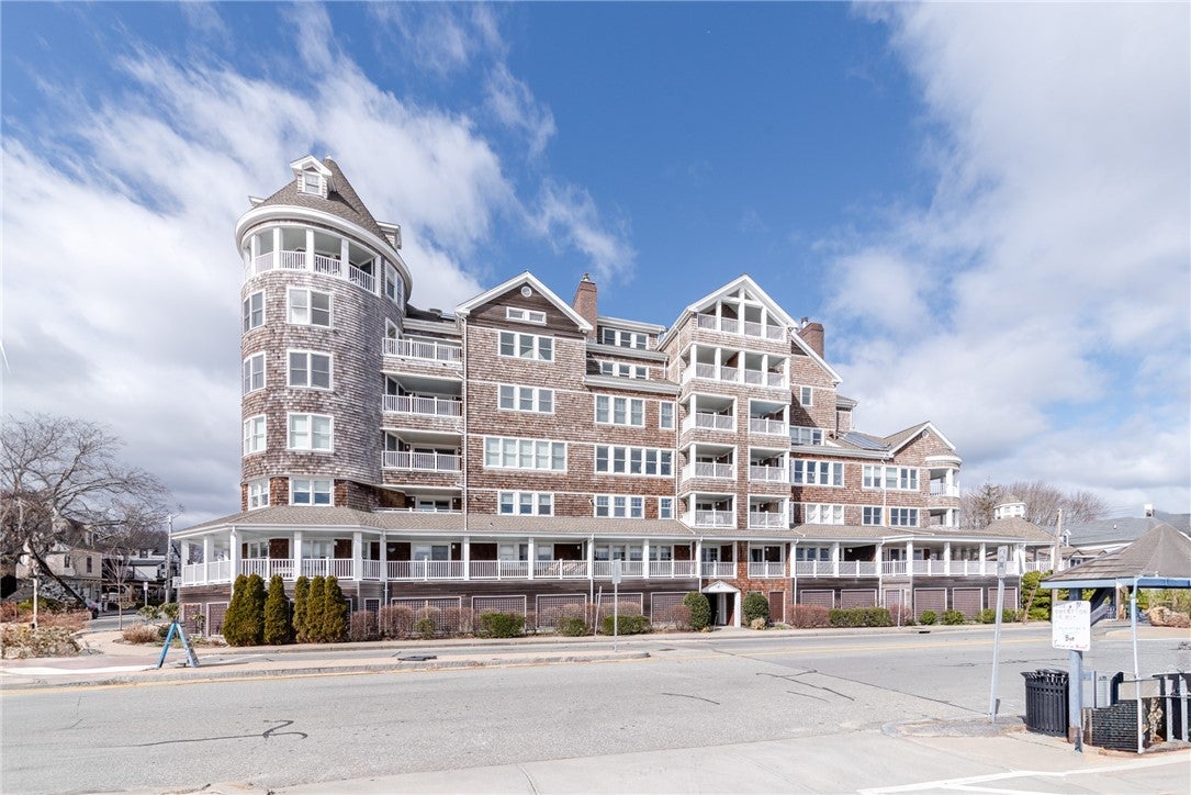 53 Conanicus Avenue 4E