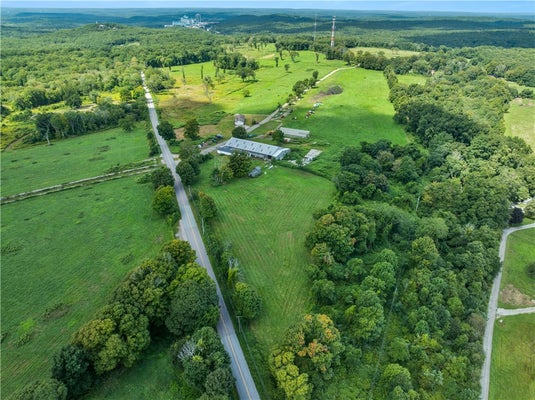 114 WINTECHOG HILL RD, NORTH STONINGTON, CT 06359 - Image 4806b8a84dc6a4eda99499690c8b6dae/4098779199