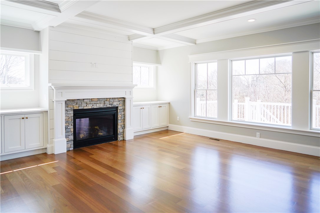 East Greenwich, Rhode Island, 02818, United States, 4 Bedrooms Bedrooms, ,4 BathroomsBathrooms,Residential,Active,1985570