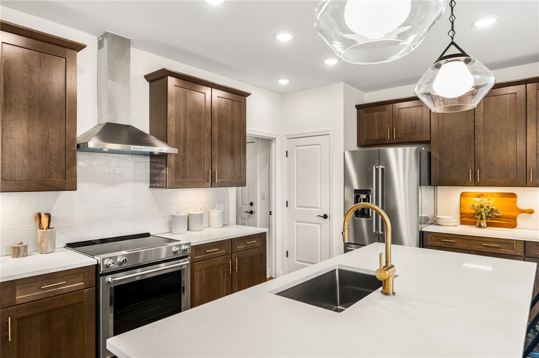 54 East Point Drive 13