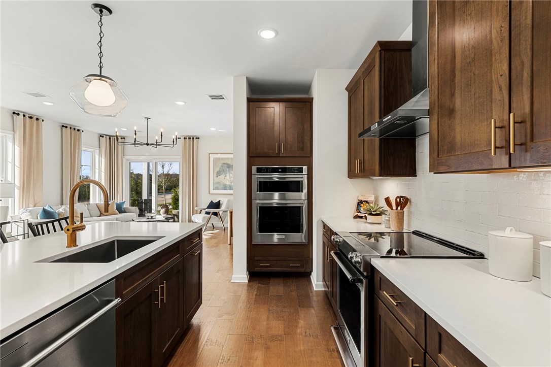 54 East Point Drive 13