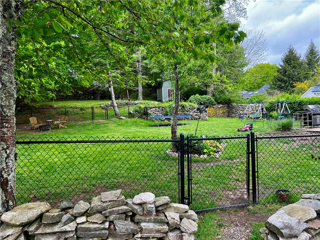 72 Farnum Pike