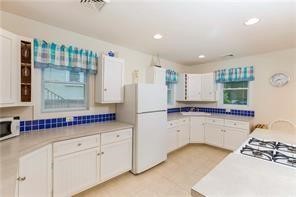 Charlestown, Rhode Island 02813, United States, 5 Bedrooms Bedrooms, ,3 BathroomsBathrooms,Residential,Active,42163
