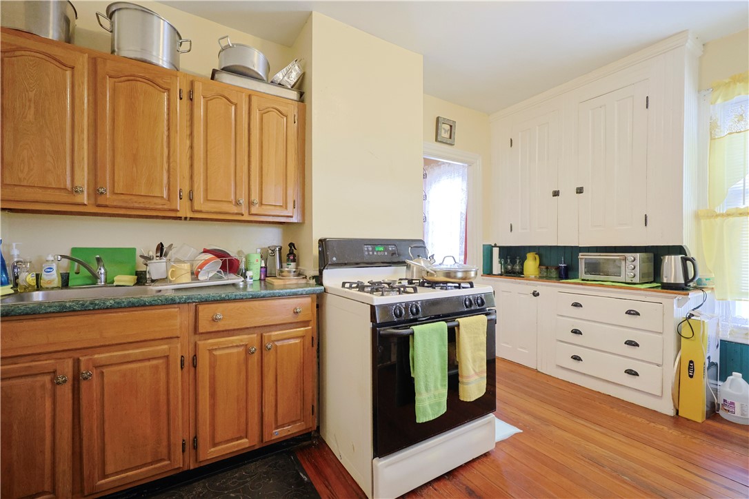 10 12 Walnut Street