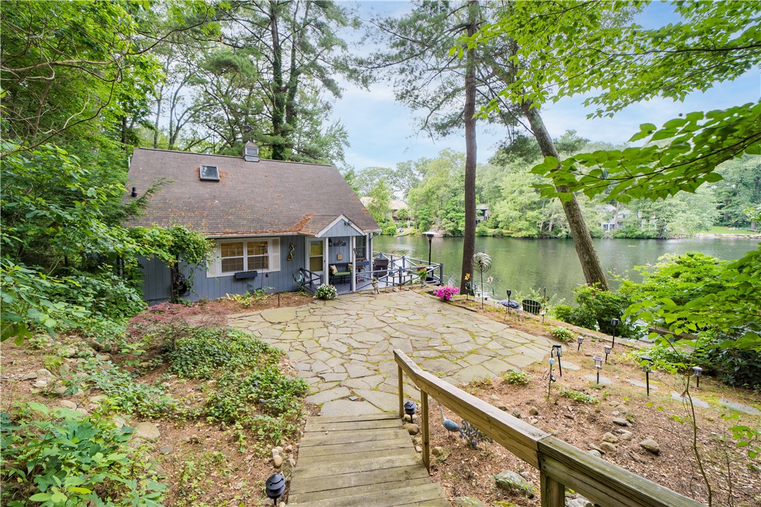 16 Ruff Stone Road