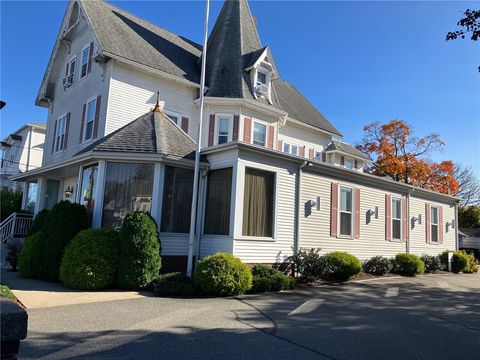 678 684 Park Avenue Cranston RI 02910