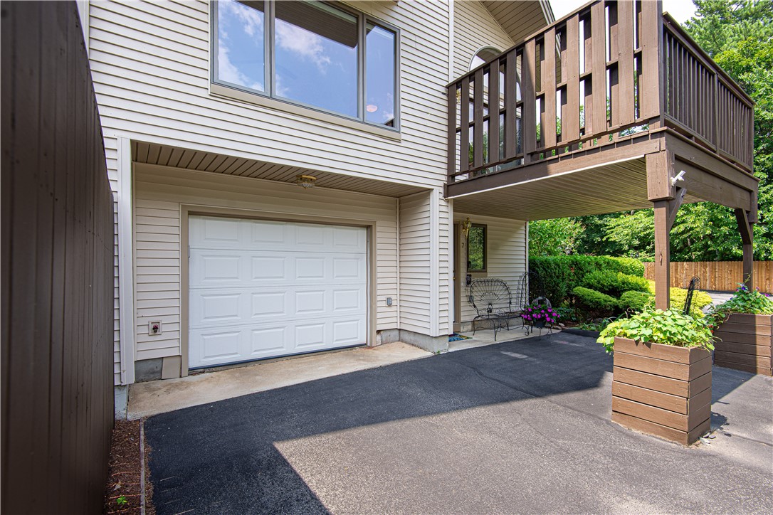 97 Farnum Pike 7