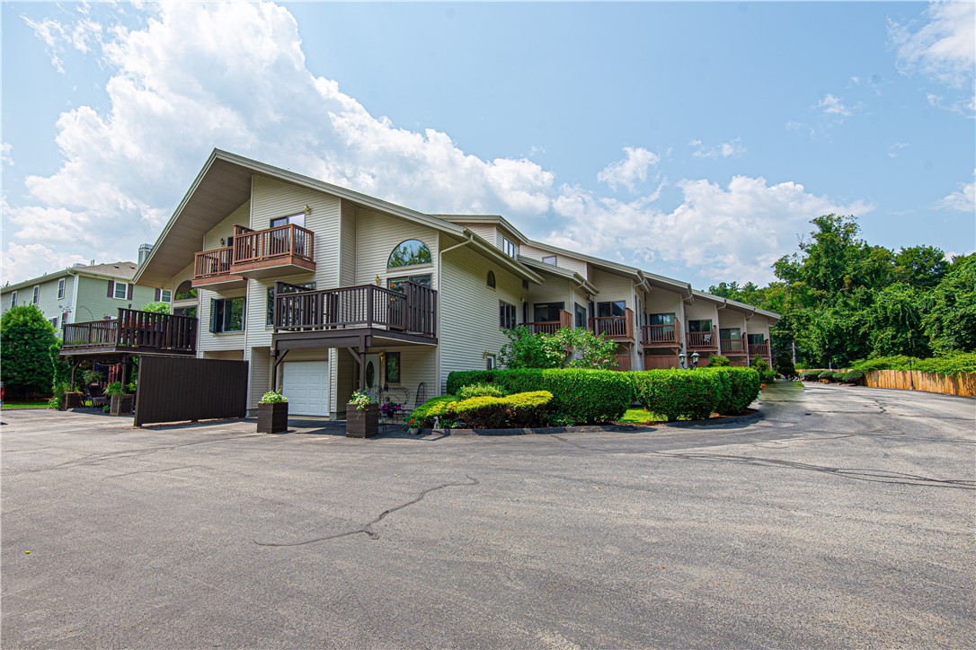 97 Farnum Pike 7