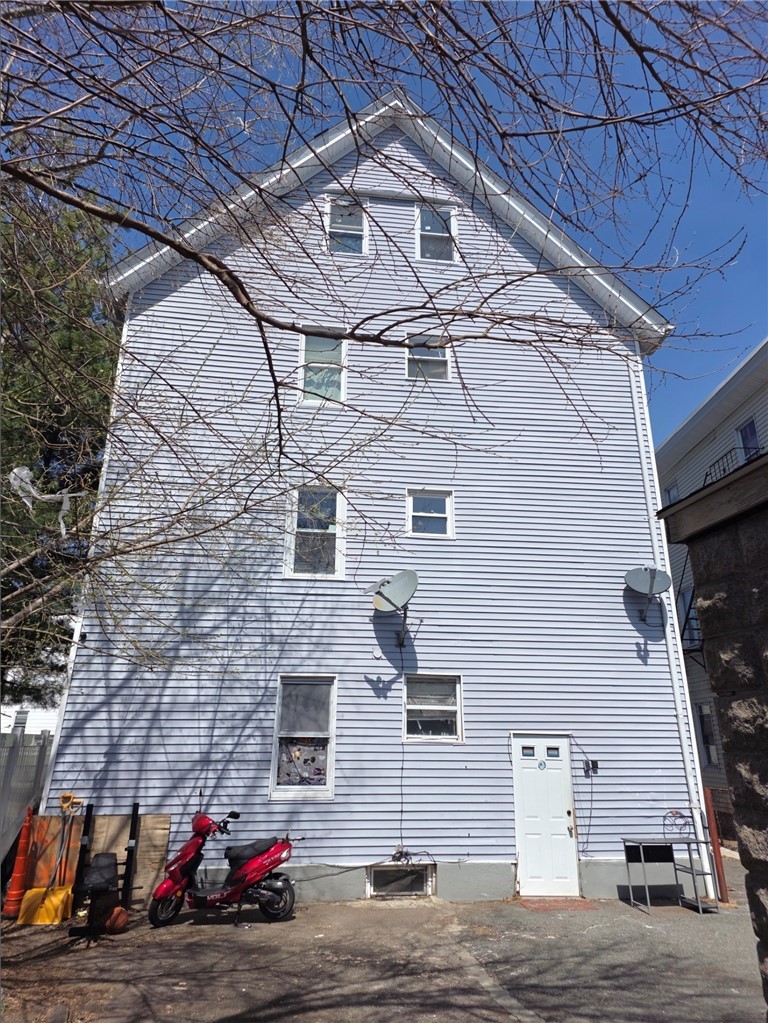 156 Lincoln Avenue