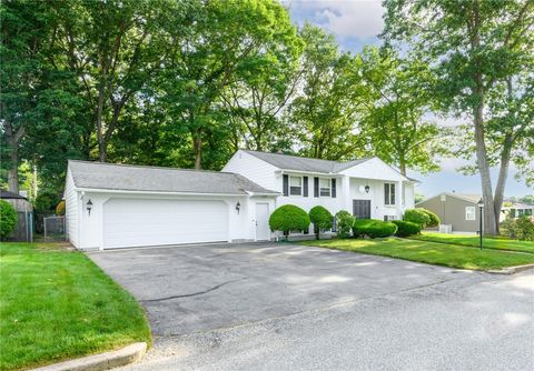 Single Family Residence in Cranston RI 220 Selma Street 26.jpg