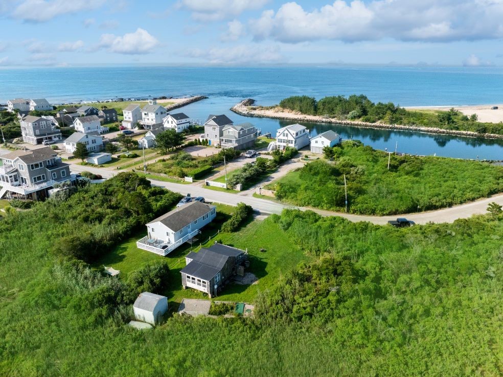 853 W Beach Road