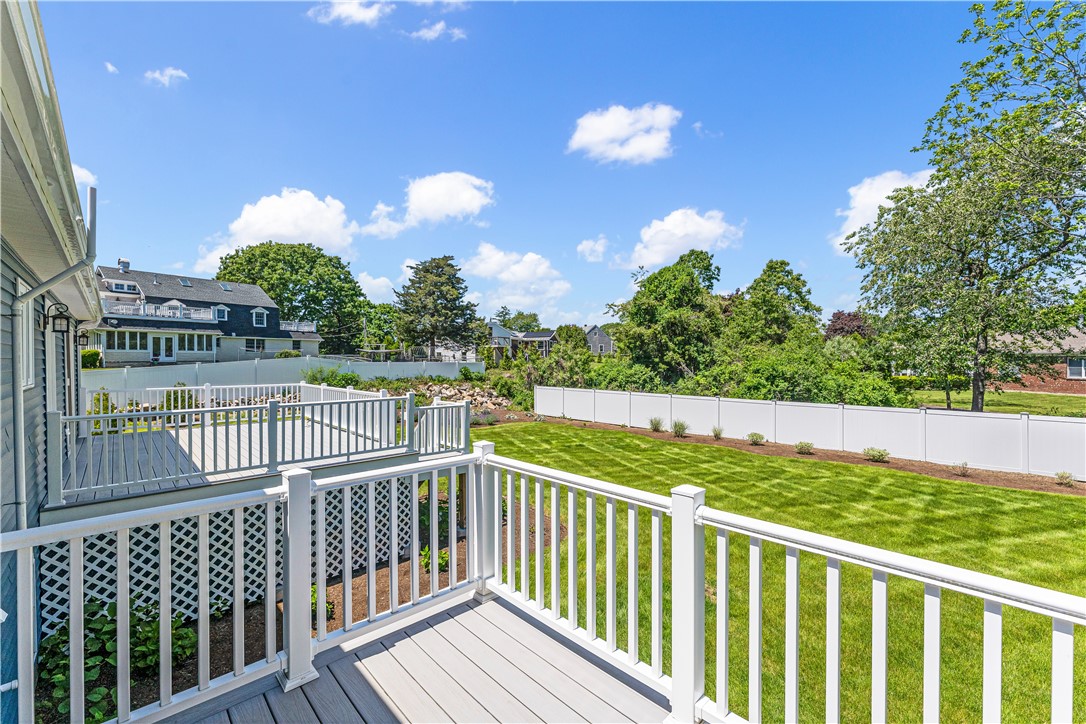 4 Shore Road