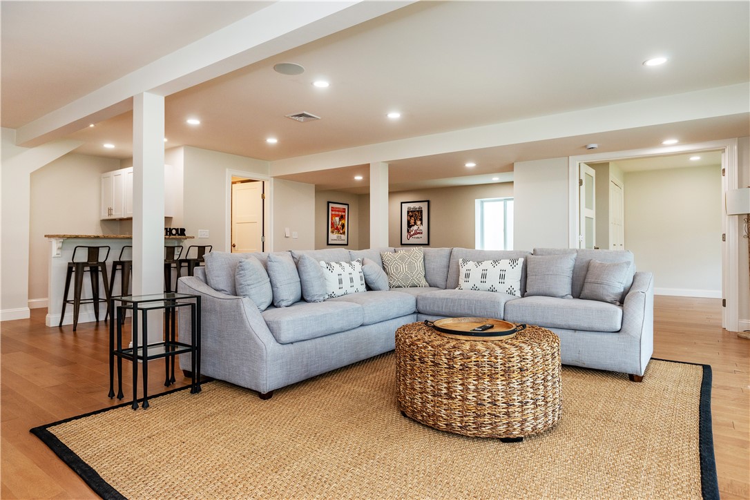 Coventry, Rhode Island 02816, United States, 3 Bedrooms Bedrooms, ,3 BathroomsBathrooms,Residential,Pending,253045