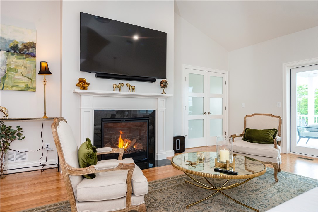 Coventry, Rhode Island 02816, United States, 3 Bedrooms Bedrooms, ,3 BathroomsBathrooms,Residential,Pending,253045