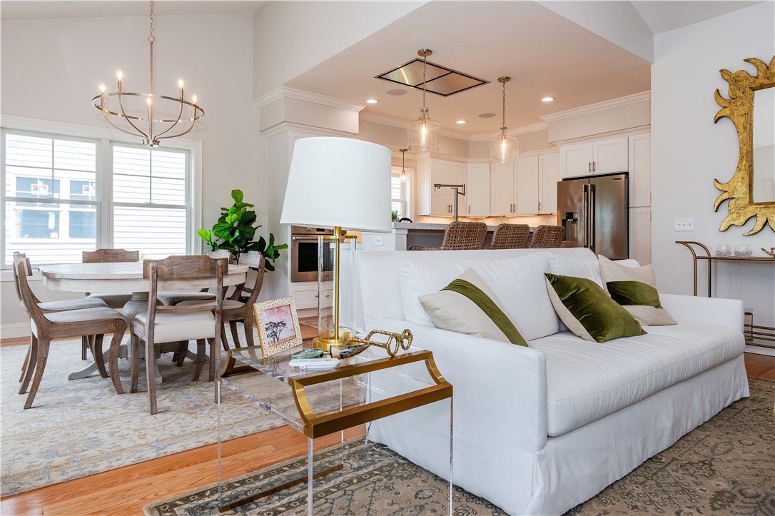 Coventry, Rhode Island 02816, United States, 3 Bedrooms Bedrooms, ,3 BathroomsBathrooms,Residential,Pending,253045