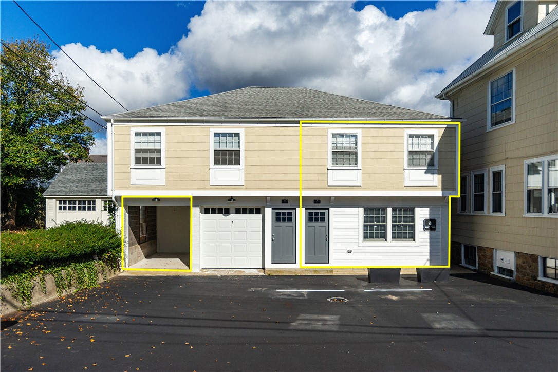 Newport, Rhode Island 02840, United States, 2 Bedrooms Bedrooms, ,2 BathroomsBathrooms,Residential,Active,202138