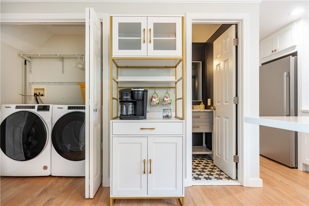 Newport, Rhode Island 02840, United States, 2 Bedrooms Bedrooms, ,2 BathroomsBathrooms,Residential,Active,202138