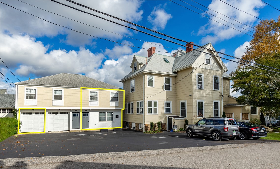 Newport, Rhode Island 02840, United States, 2 Bedrooms Bedrooms, ,2 BathroomsBathrooms,Residential,Active,202138