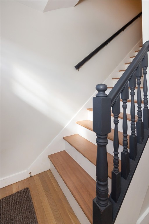 Newport, Rhode Island 02840, United States, 2 Bedrooms Bedrooms, ,2 BathroomsBathrooms,Residential,Active,202138