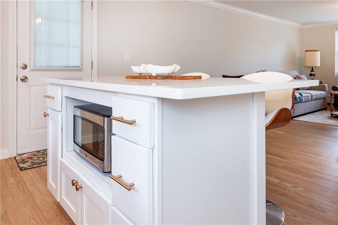 Newport, Rhode Island 02840, United States, 2 Bedrooms Bedrooms, ,2 BathroomsBathrooms,Residential,Active,202138