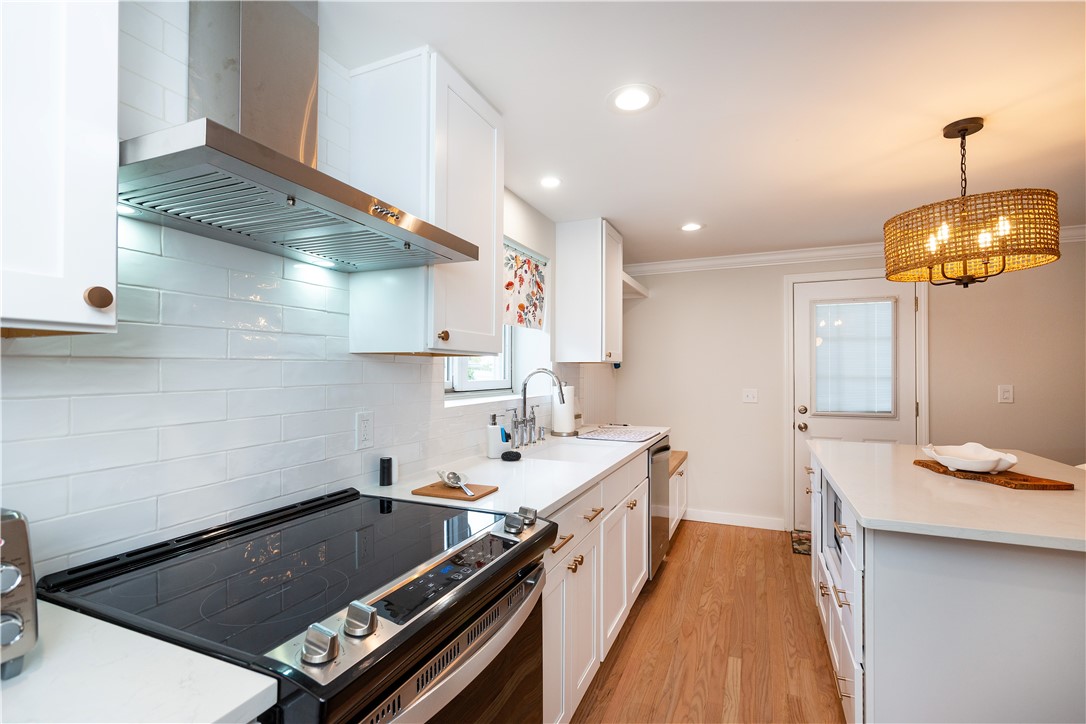 Newport, Rhode Island 02840, United States, 2 Bedrooms Bedrooms, ,2 BathroomsBathrooms,Residential,Active,202138