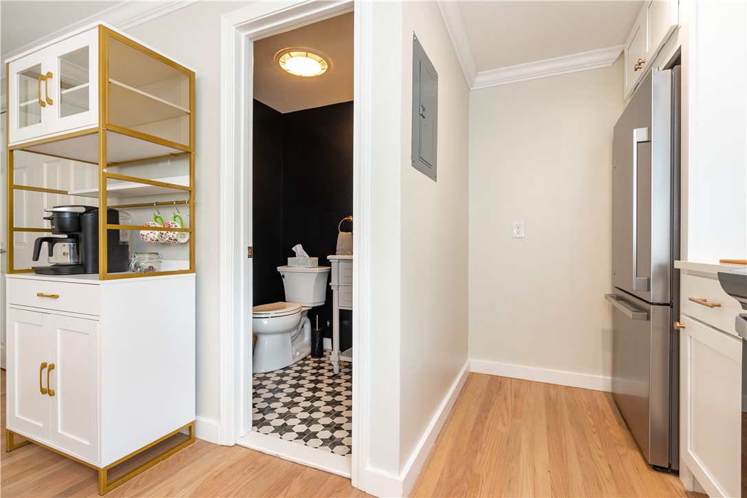 Newport, Rhode Island 02840, United States, 2 Bedrooms Bedrooms, ,2 BathroomsBathrooms,Residential,Active,202138