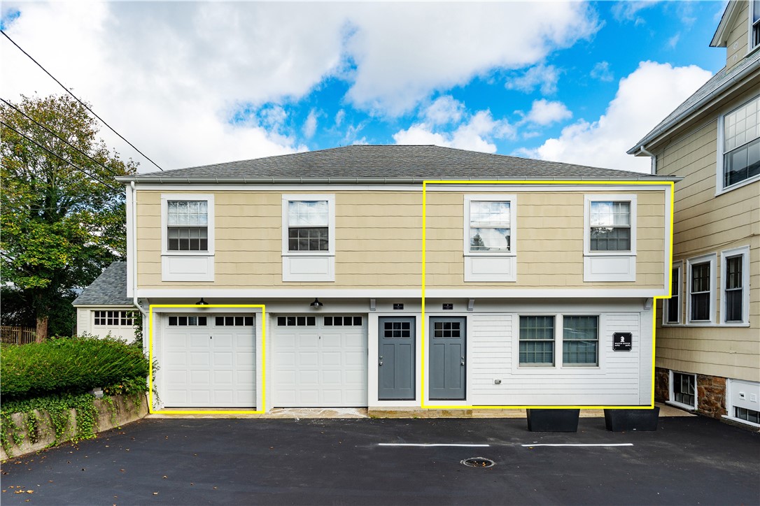 Newport, Rhode Island 02840, United States, 2 Bedrooms Bedrooms, ,2 BathroomsBathrooms,Residential,Active,202138