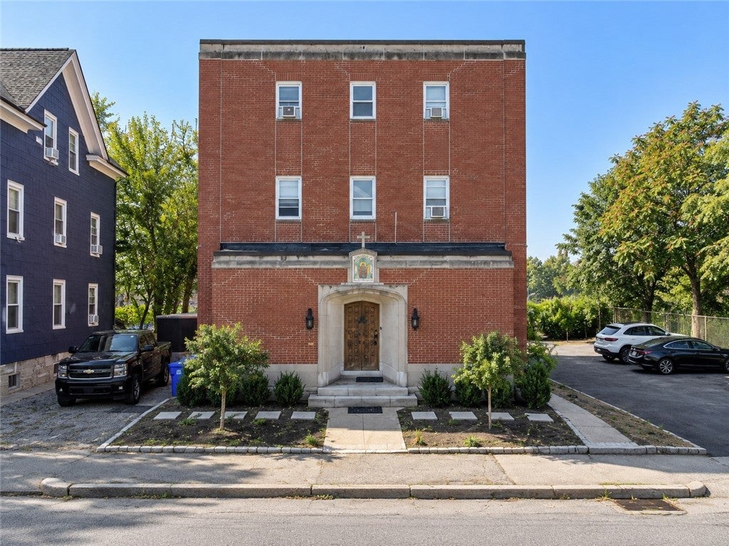 67 Ridge Street