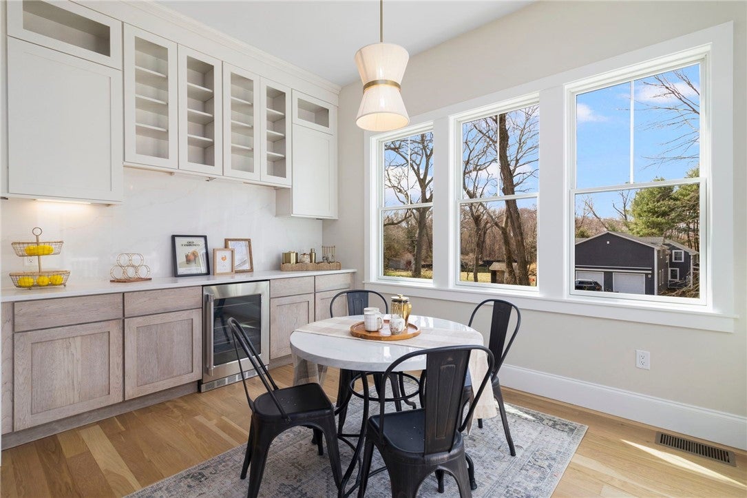 North Kingstown, Rhode Island, 02852, United States, 4 Bedrooms Bedrooms, ,4 BathroomsBathrooms,Residential,Pending,2045760