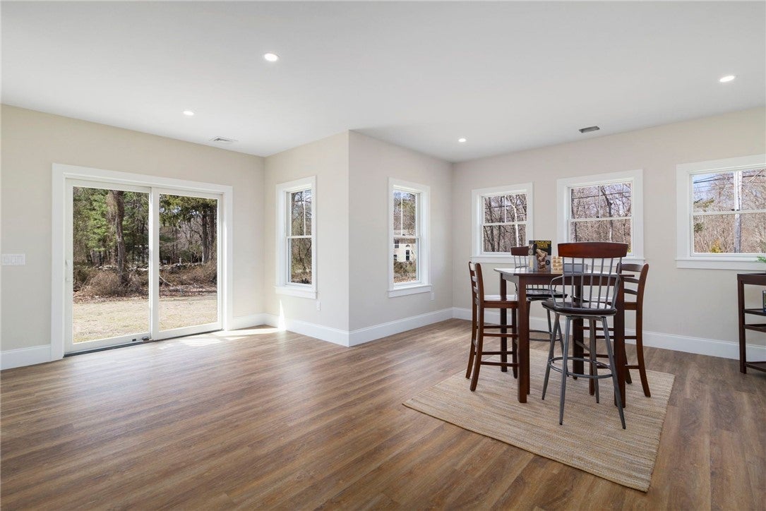 North Kingstown, Rhode Island, 02852, United States, 4 Bedrooms Bedrooms, ,4 BathroomsBathrooms,Residential,Pending,2045760