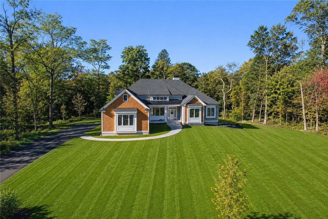 North Kingstown, Rhode Island, 02852, United States, 4 Bedrooms Bedrooms, ,4 BathroomsBathrooms,Residential,Pending,2045760