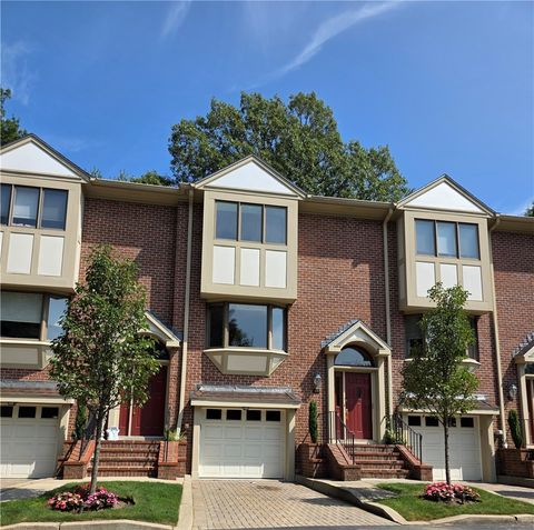 203 Dean Ridge Court Cranston RI 02920