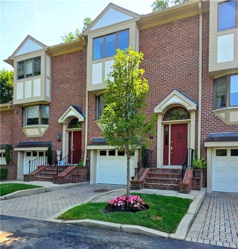 203 Dean Ridge Court Cranston RI 02920