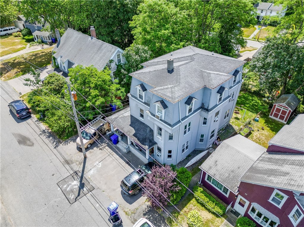 14 Garfield Avenue 16