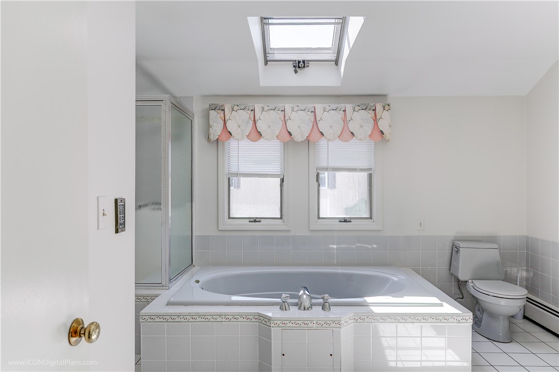 Newport, Rhode Island 02840, United States, 3 Bedrooms Bedrooms, ,3 BathroomsBathrooms,Residential,Active,16214