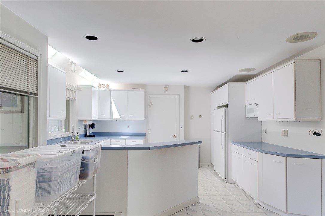 Newport, Rhode Island 02840, United States, 3 Bedrooms Bedrooms, ,3 BathroomsBathrooms,Residential,Active,16214