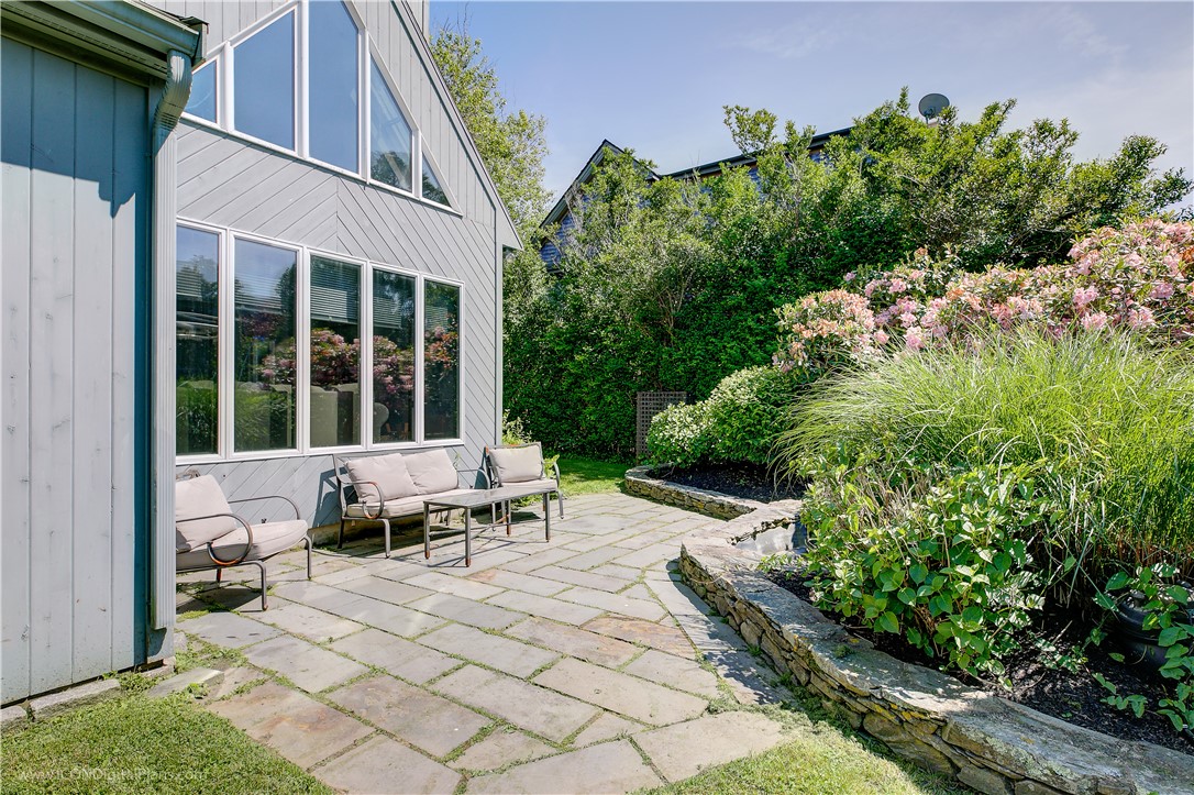 Newport, Rhode Island 02840, United States, 3 Bedrooms Bedrooms, ,3 BathroomsBathrooms,Residential,Active,16214