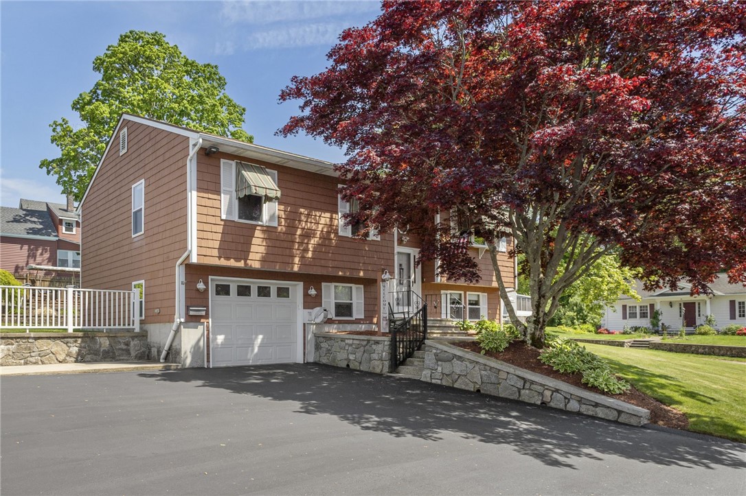11 Bourassa Avenue