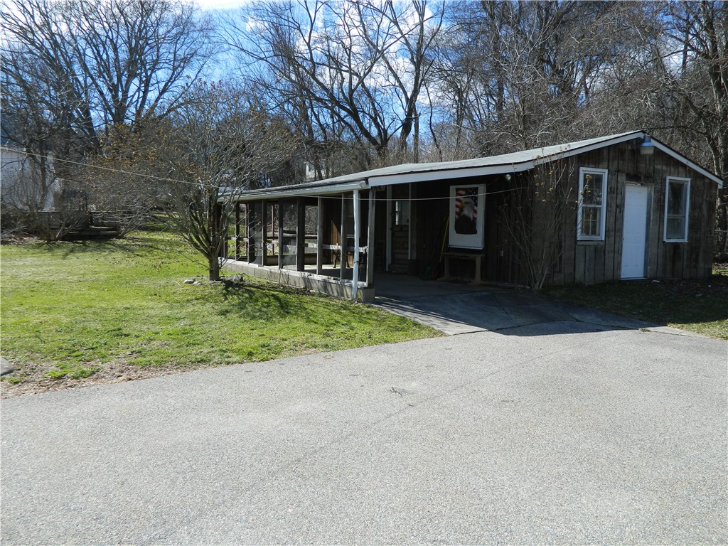 182 Simmonsville Avenue